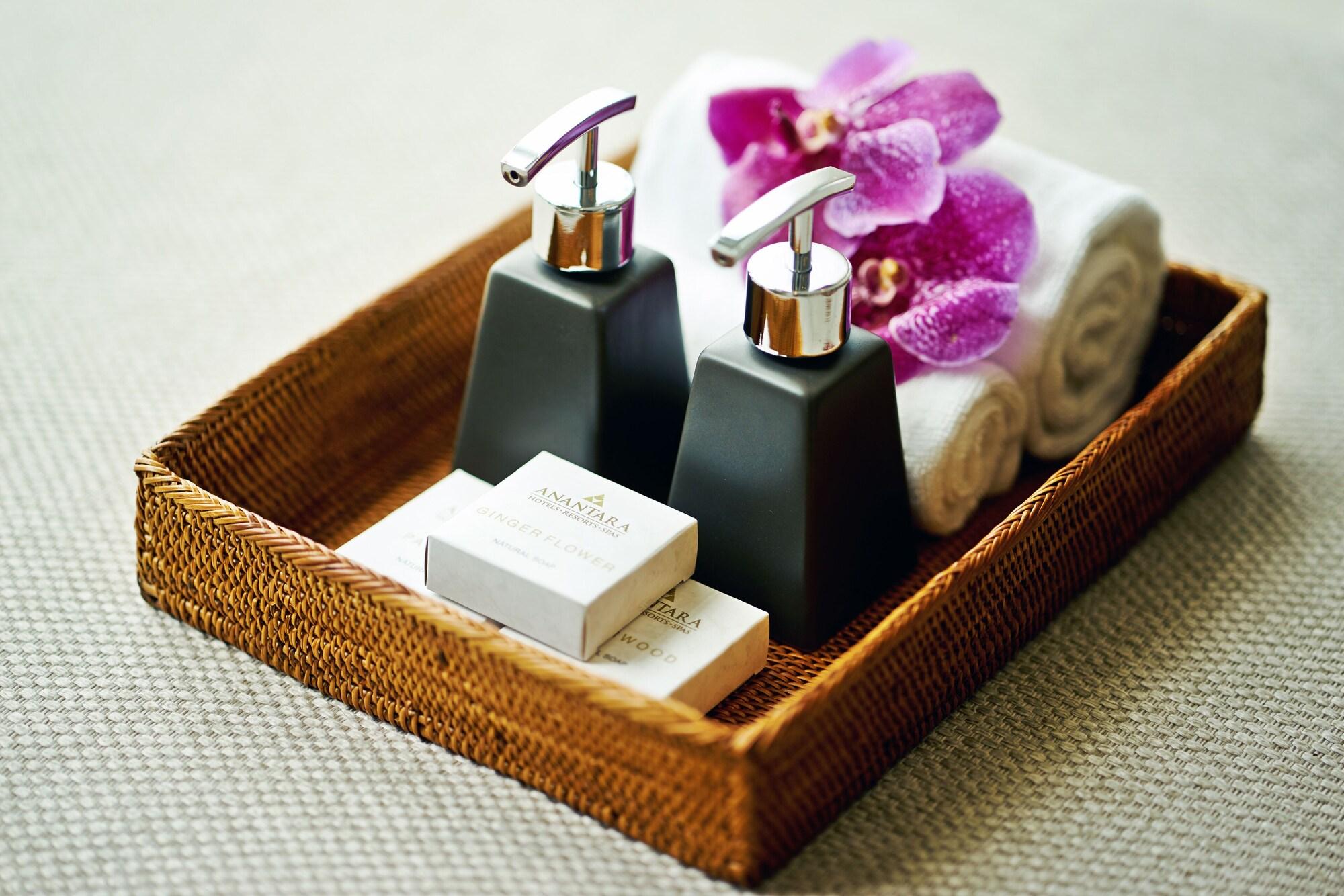 Dusit Suites Hotel Ratchadamri, Бангкок Екстер'єр фото Soap and shampoo dispensers