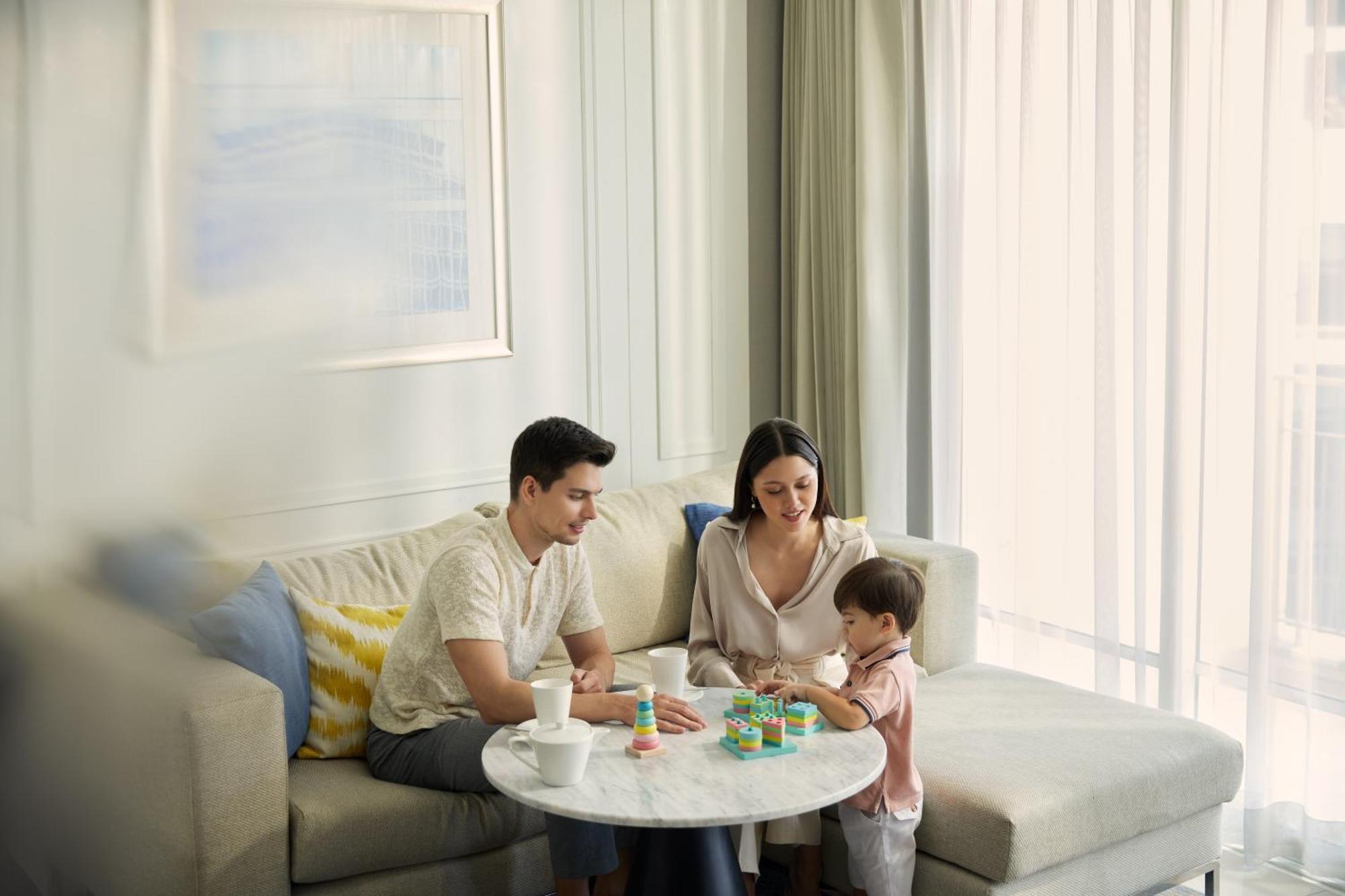 Dusit Suites Hotel Ratchadamri, Бангкок Екстер'єр фото Family at home