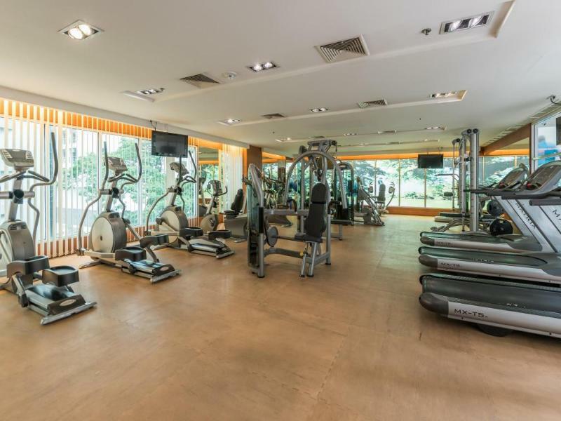 Dusit Suites Hotel Ratchadamri, Бангкок Екстер'єр фото The gym at the hotel